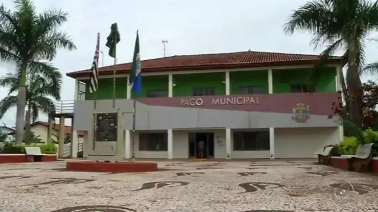Ex-prefeito de Turmalina (SP) está envolvido em irregularidades, segundo a PF (Foto: Reprodução/TV TEM)