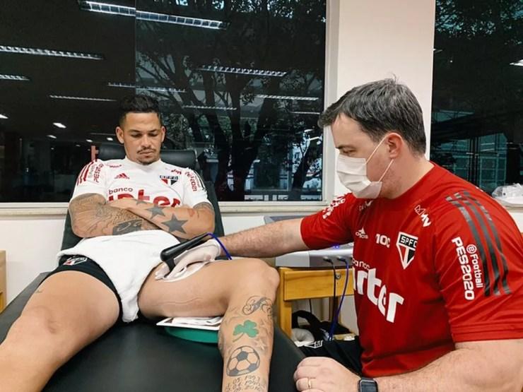 Luciano fez tratamento em três turnos no São Paulo — Foto: Divulgação São Paulo