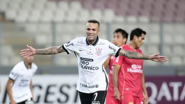 Luan abre sorriso após golaço do Corinthians contra o Sport Huancayo