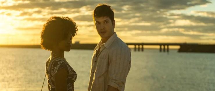 Erika Januza e Caio Paduan serão um casal apaixonado em 'O Outro Lado do Paraíso' - que 'tiro', hein, pessoal! ??? (Foto: Raquel Cunha/Divulgação )