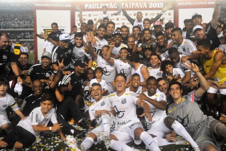 Comemoração do Santos após conquista do título paulista em 2015 — Foto: Ivan Storti/Santos FC