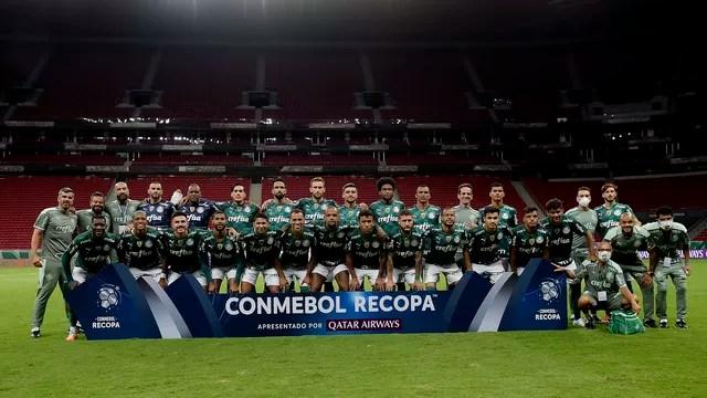 Time do Palmeiras posado na final da Recopa contra o Defensa y Justicia