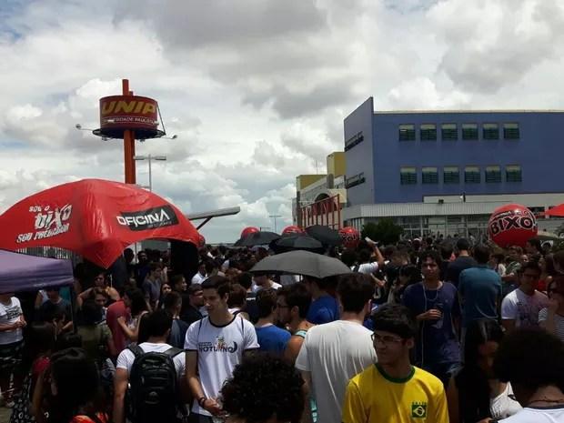 Estudantes começam a chegar para prova da segunda fase da Unicamp (Foto: Bruno Oliveira / G1)