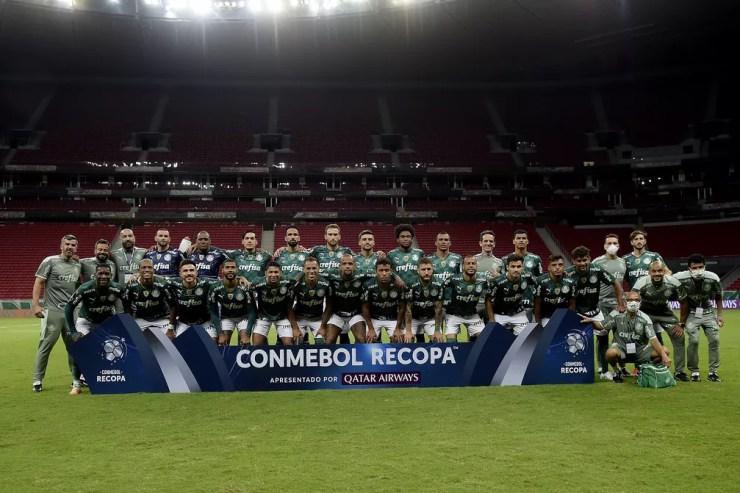 Time do Palmeiras antes da final da Recopa contra o Defensa y Justicia — Foto: Staff Images/Conmebol
