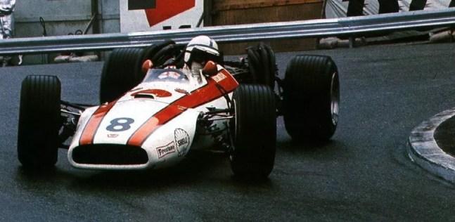 John Surtees com carro da Honda em Mônaco, em 1968 — Foto: Reprodução