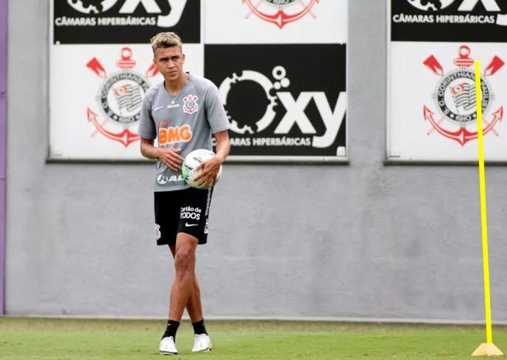 Victor Cantillo se recupera de lesão e treinou com bola no Corinthians — Foto: Rodrigo Coca / Ag.Corinthians