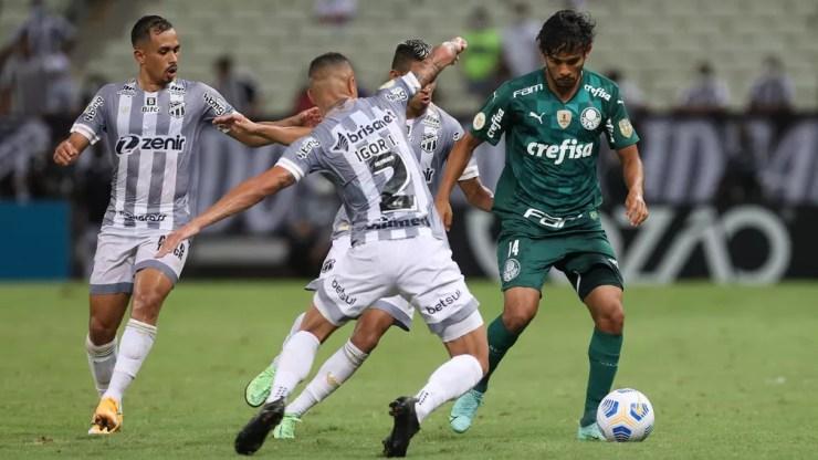 Gustavo Scarpa, do Palmeiras, contra o Ceará — Foto: Cesar Greco / Ag. Palmeiras