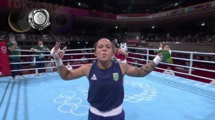 Bia Ferreira fica com a medalha de prata no boxe