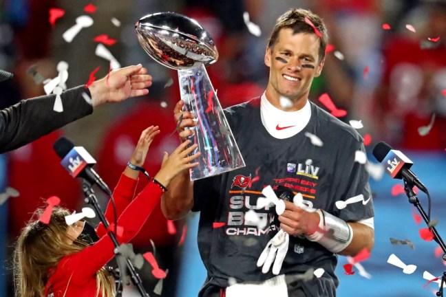 Tom Brady conquistou o seu 7º Super Bowl aos 43 anos  — Foto: Mark J. Rebilas-USA TODAY Sports/via Reuters