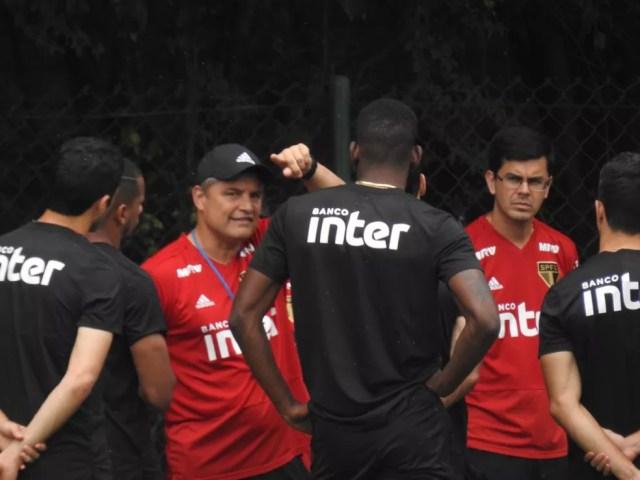 Diego Aguirre vai fazer mudanças no time do São Paulo — Foto: Marcelo Hazan