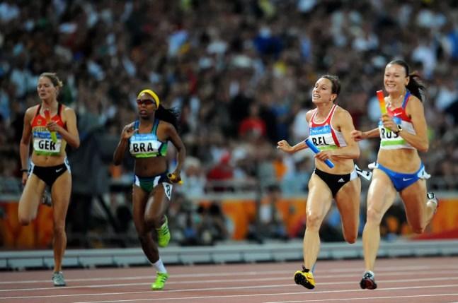 Rosângela Santos fecha o revezamento 4x100m brasileiro na Olimpíada de Pequim 2008 — Foto: Tim De Waele/Getty Images
