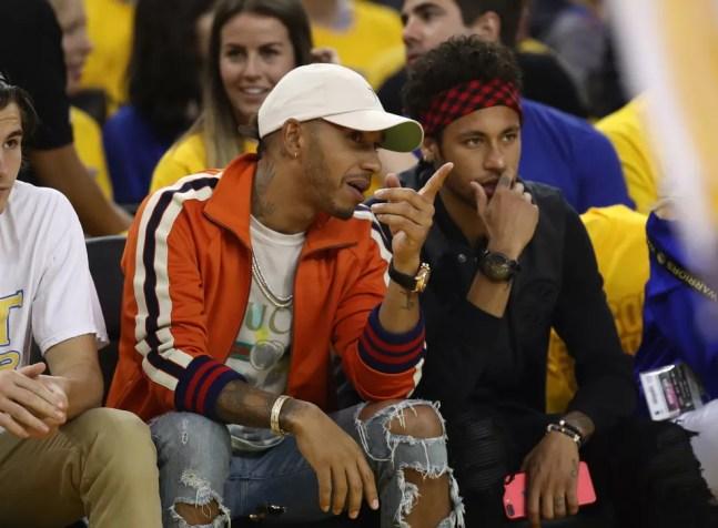 Lewis Hamilton e Neymar nas finais da NBA — Foto: Getty Images