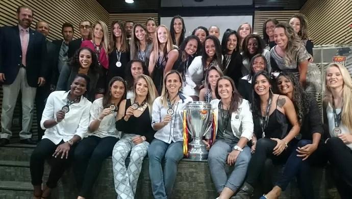Santos, vice-campeão paulista de futebol feminino` (Foto: Natália de Oliveira)