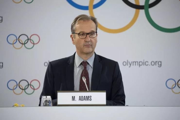 Porta-voz do COI, Mark Adams concedeu entrevista em Tóquio — Foto: IOC | Greg Martin