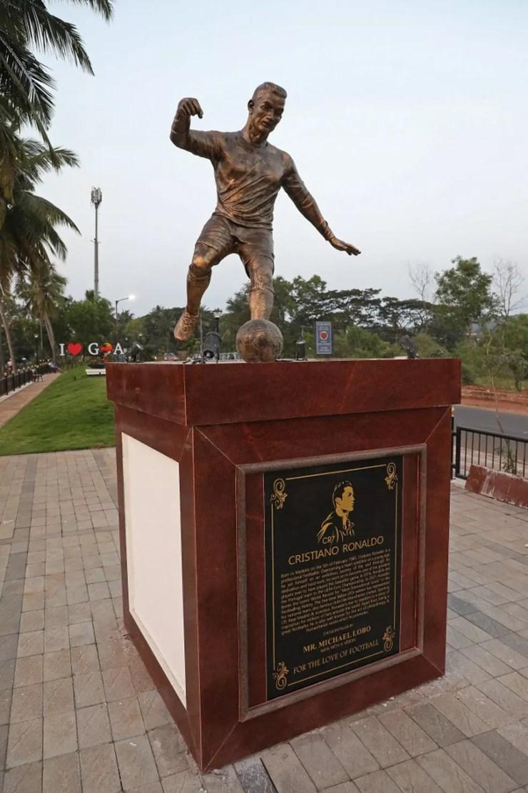 Estátua de Cristiano Ronaldo em Goa, na Índia — Foto: AFP