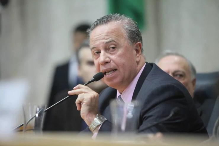 O vereador Camilo Cristófaro (PSB) durante discurso na Câmara Municipal de São Paulo. — Foto: André Bueno/CMSP