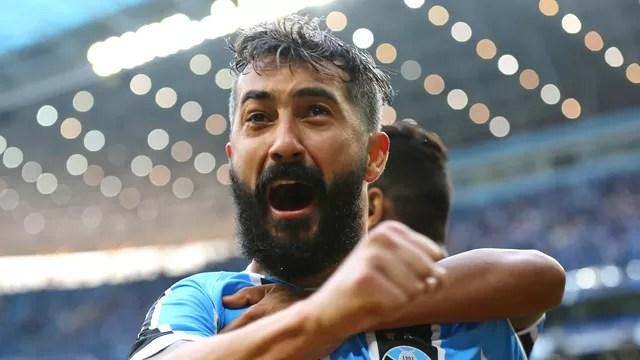 Grêmio encerra tabu, vence São Paulo na Arena pela primeira vez e encosta na liderança