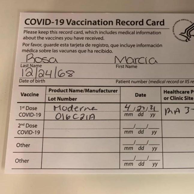 Márcia Rosa foi vacinada contra a Covid-19 nos Estados Unidos. — Foto: Arquivo pessoal | Márcia Rosa