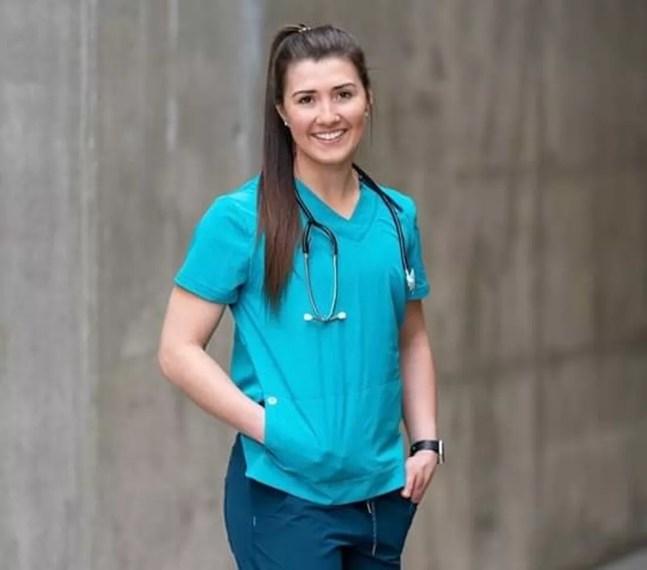 Atleta também trabalha como enfermeira — Foto: Arquivo pessoal