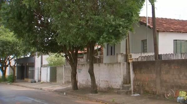 Crime foi na frente da casa onde Maria Letícia morava, em Votuporanga (SP) (Foto: Reprodução/TV TEM)