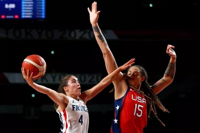 Estados Unidos e França fazem jogam no basquete feminino — Foto:  REUTERS/Sergio Perez