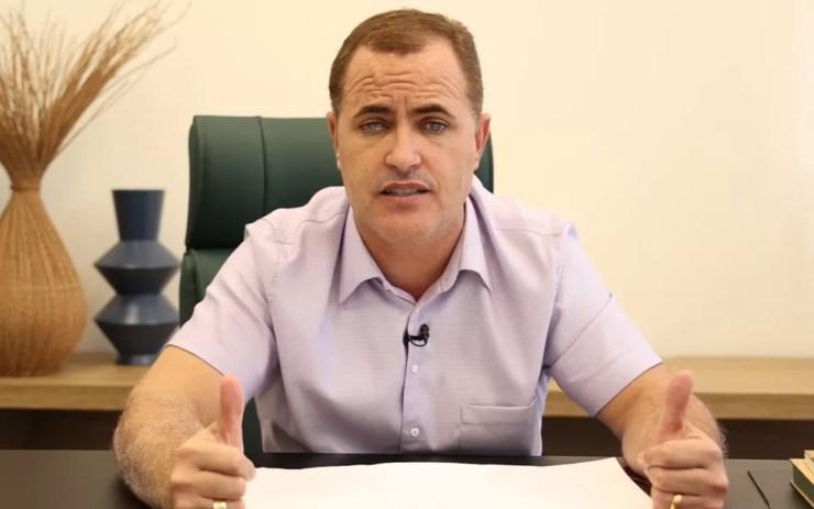 Pastor Osório José Lopes, suspeito de aplicar golpe em aposentado de Goiânia, Goiás — Foto: Reprodução/YouTube
