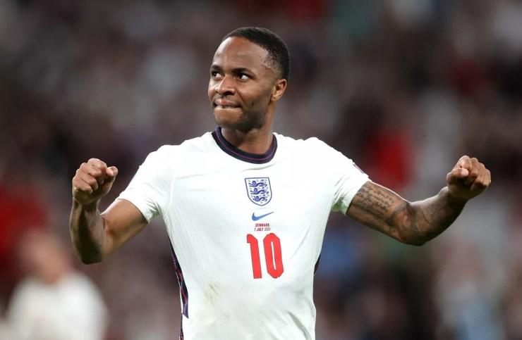 Sterling comemora classificação da Inglaterra para a final da Eurocopa — Foto: Carl Recine/Reuters