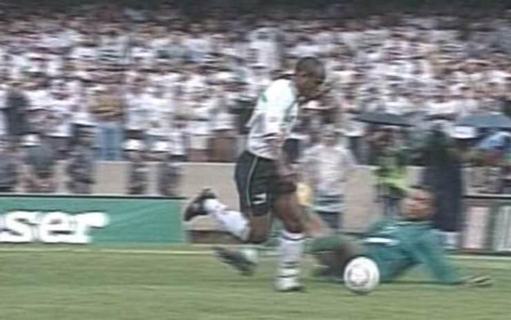 Em 1998, Corinthians vence Cruzeiro e é bicampeão brasileiro