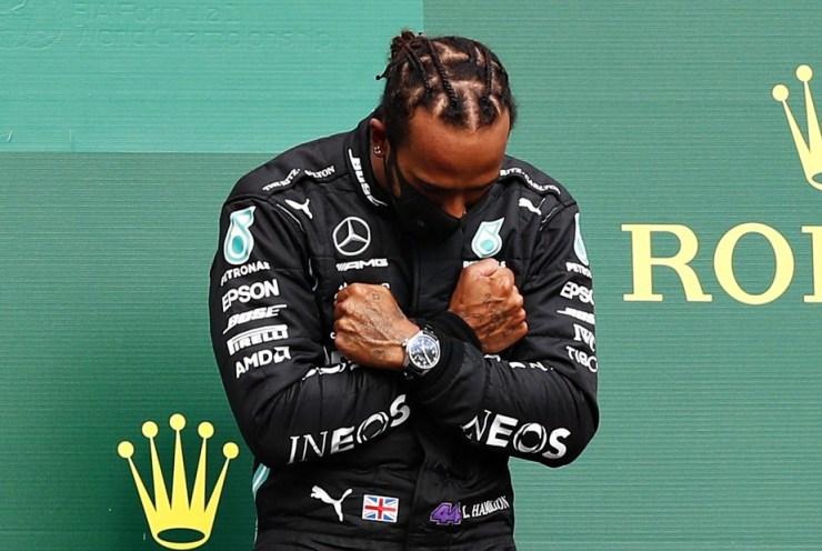 Lewis Hamilton ainda tem seus feitos questionados na F1 - Francois Lenoir/Pool/Getty Images