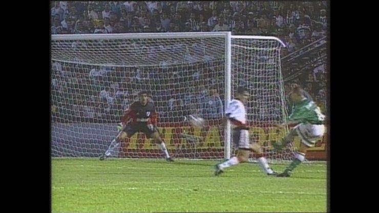 Em 1999, Palmeiras vence River Plate por 3 a 0 pela Taça Libertadores