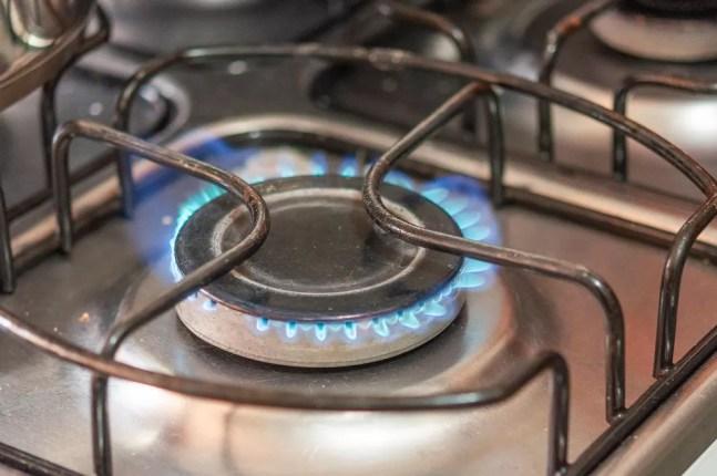 Gás de cozinha: chama de boca de fogão — Foto: ROMEO CAMPOS/FUTURA PRESS/ESTADÃO CONTEÚDO