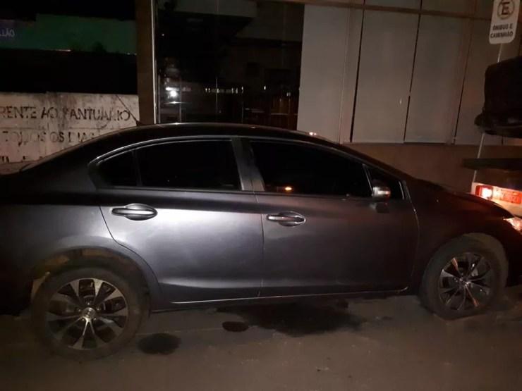 Um carro com placas falsas foi apreendido com parte da droga em São Manuel  (Foto: Polícia Civil/ Divulgação )