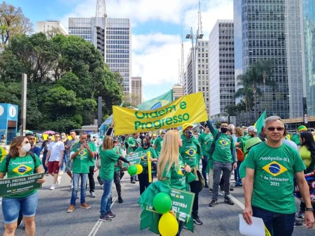 Manifestantes protestam na Avenida Paulista a favor de Bolsonaro — Foto: G1 SP