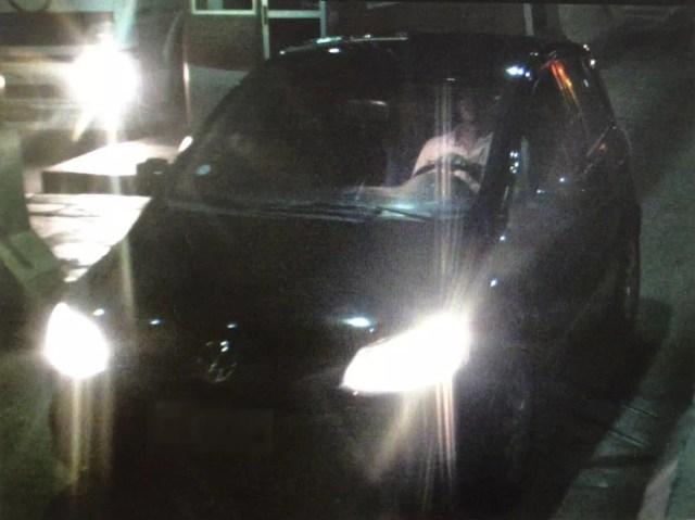Suspeito flagrado por câmera de pedágio dirigindo o carro da vítima (Foto: Reprodução)