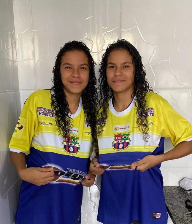 Irmãs gêmeas Laís Flor e Thaís Flor disputam Campeonato Carioca Feminino pelo Barcelona Rio E.C. — Foto: Arquivo pessoal da atleta