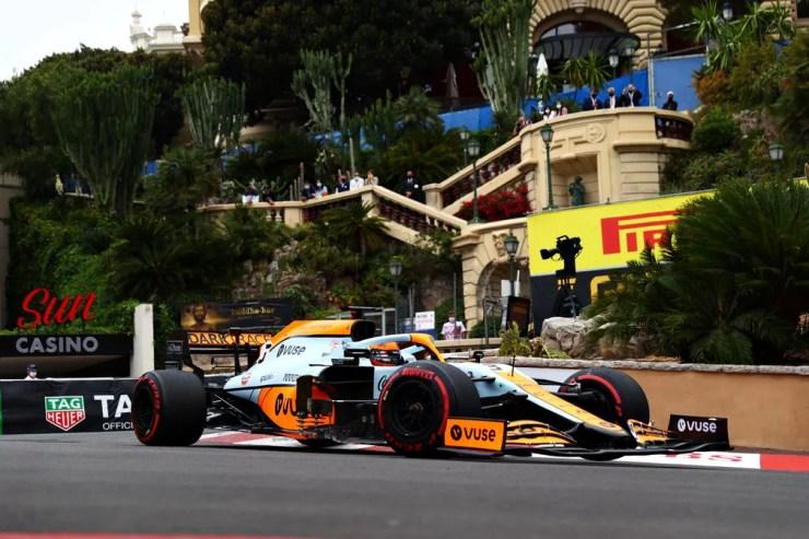 A McLaren com as cores da Gulf Oil foi um sucesso instantâneo entre os fãs da Fórmula 1 e da equipe — Foto: Dan Istitene/F1 via Getty Images