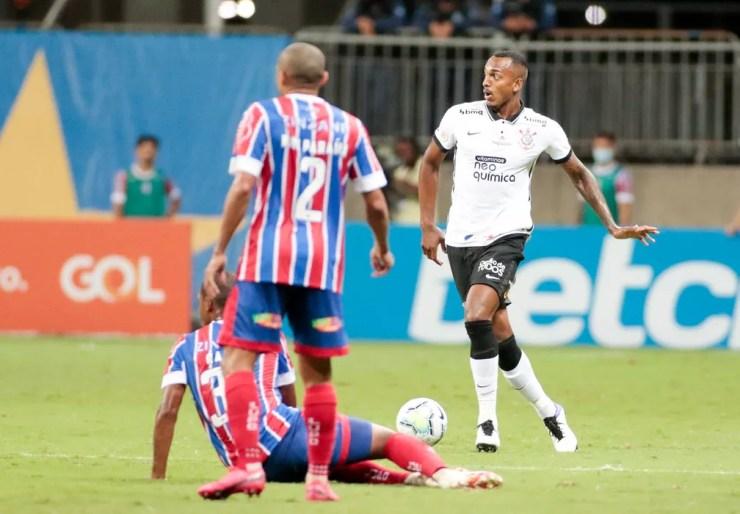 Zagueiro Raúl Gustavo estreou como profissional do Corinthians na lateral esquerda — Foto: Rodrigo Coca/Ag.Corinthians