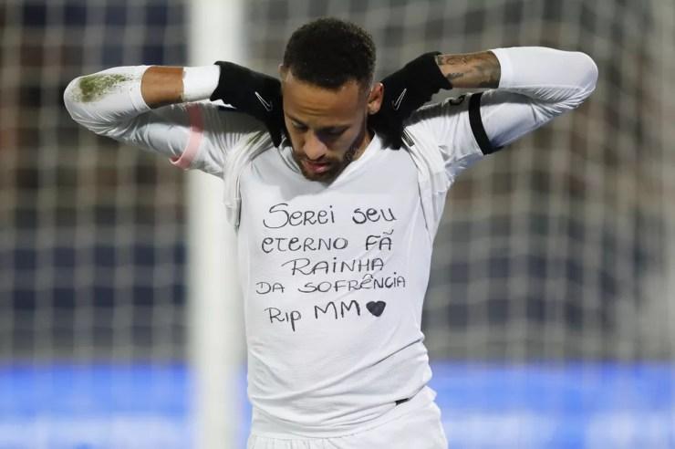 Neymar faz homenagem a Marília Mendonça na comemoração de gol do PSG contra o Bordeaux — Foto: Stephane Mahe/Reuters