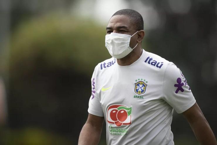 César Sampaio é auxiliar de Tite na seleção brasileira desde 2019 — Foto: Lucas Figueiredo / CBF