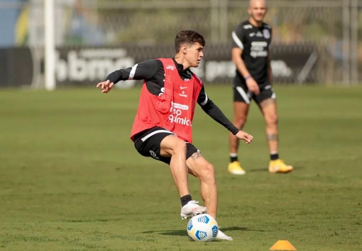 Mateus Vital em treino no Corinthians — Foto: Rodrigo Coca/Ag. Corinthians