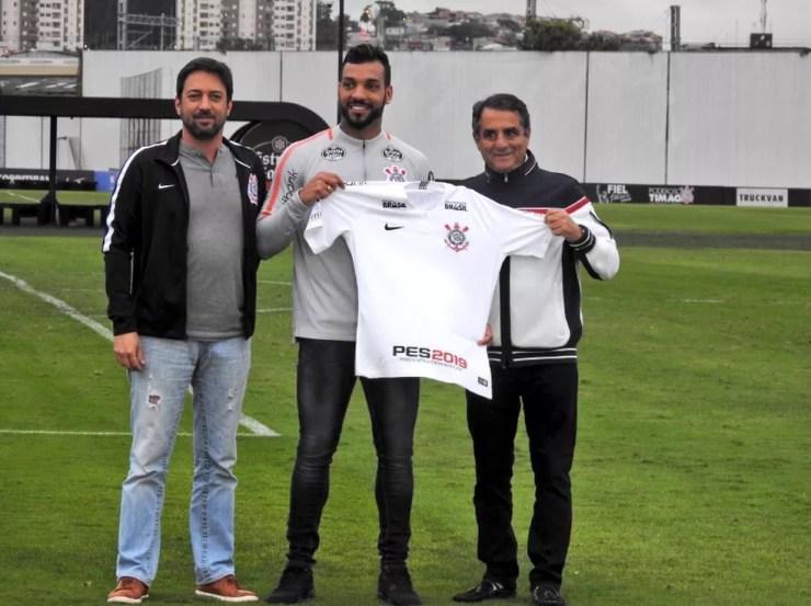 Michel Macedo já foi até apresentado como reforço do Corinthians para 2019 — Foto: Corinthians divulgação