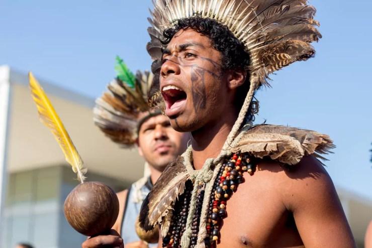 Índio do povo Tupinambá portesta em Brasília — Foto: Tiago Miotto/Cimi