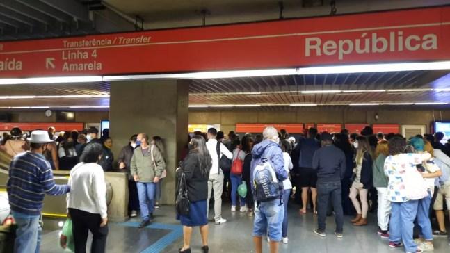 Aglomeração de passageiros na estação da República da Linha 3 - Vermelha — Foto: Arquivo Pessoal