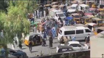 VÍDEO: Protesto reprimido pelo Talibã termina com mortes, em Jalalabad