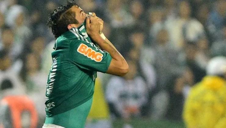 Betinho Palmeiras gol Coritiba — Foto: Marcos Ribolli