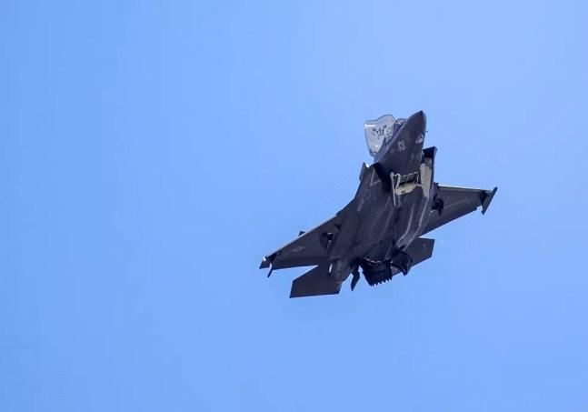 Caça F-35 sobrevoa Washington em 12 de junho de 2019 — Foto: Eric Baradat/AFP