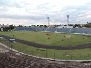 Estádio Sílvio Salles, Catanduva, treino, Oeste (Foto: Sérgio Pais)