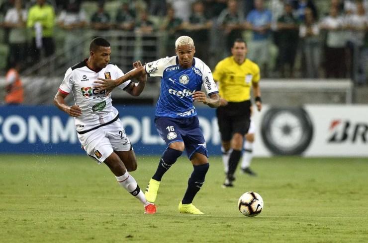 Deyverson marcou contra o Melgar na Libertadores de 2019 — Foto: Marcos Ribolli
