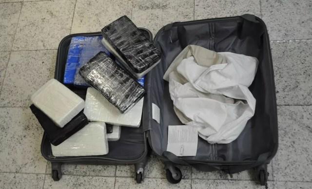 Nesta quinta-feira (18), a PF apreendeu mais de 40 quilos de cocaína com passageiros no Aeroporto Internacional de Guarulhos. — Foto: Divulgação/PF