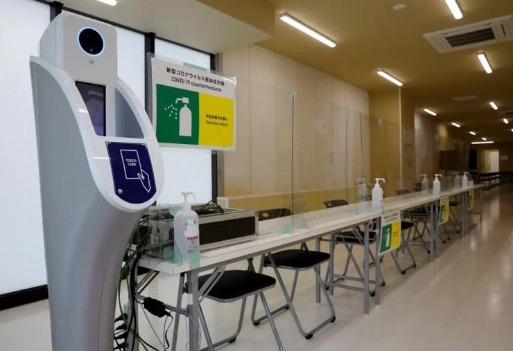 Máquina para checar temperatura na Vila Olímpica de Tóquio — Foto: REUTERS/Kim Kyung-Hoon